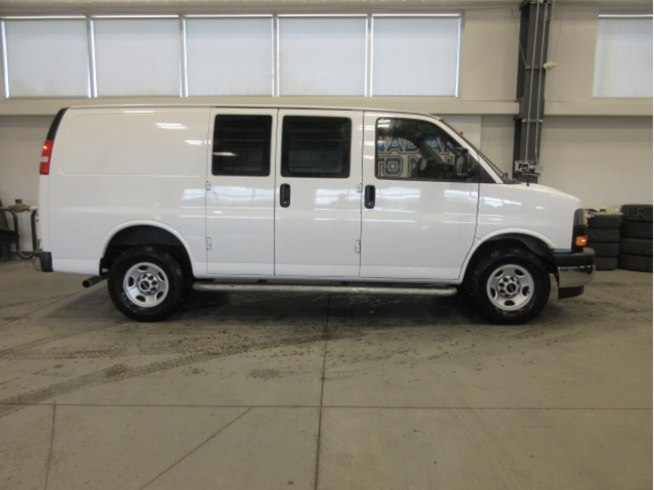 
								2022 GMC SAVANA CARGO 250 full									