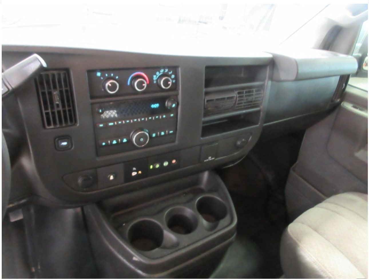 
								2018 CHEVROLET EXPRESS CARGO full									