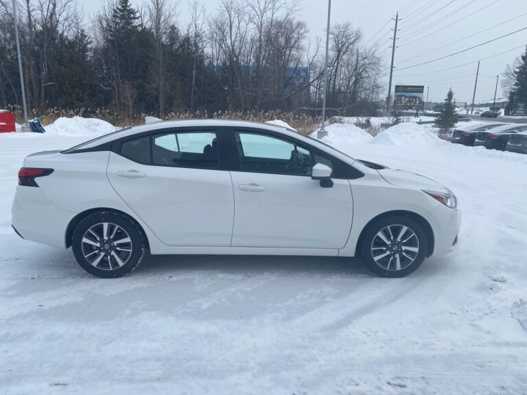 2022 nissan versa