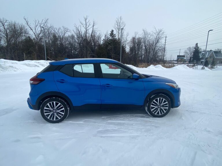 2021 nissan kicks sv blue