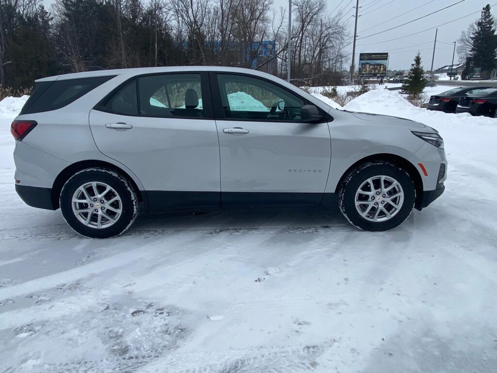 2022 Chevrolet Equinox LS