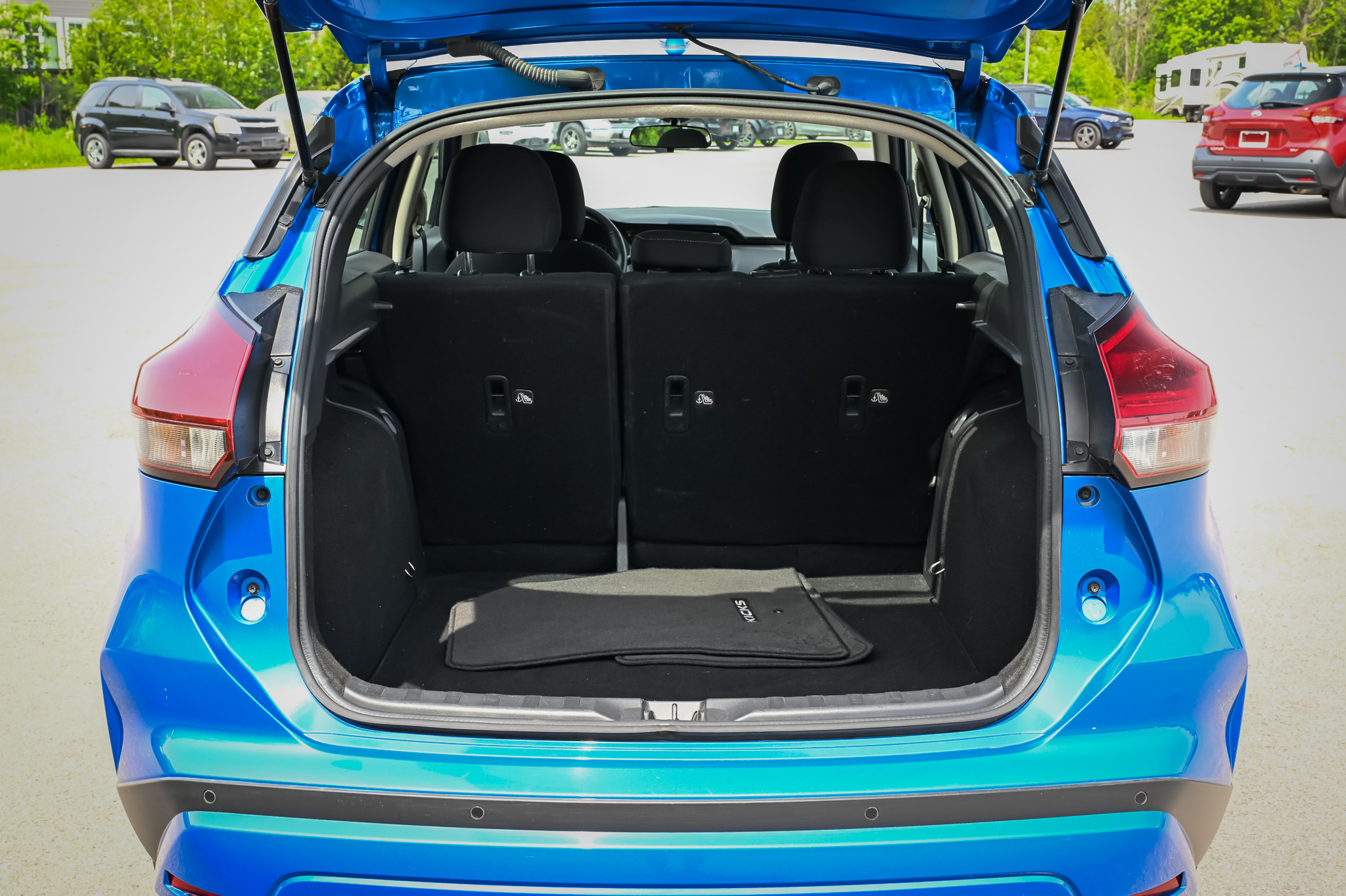 2021 NISSAN KICKS