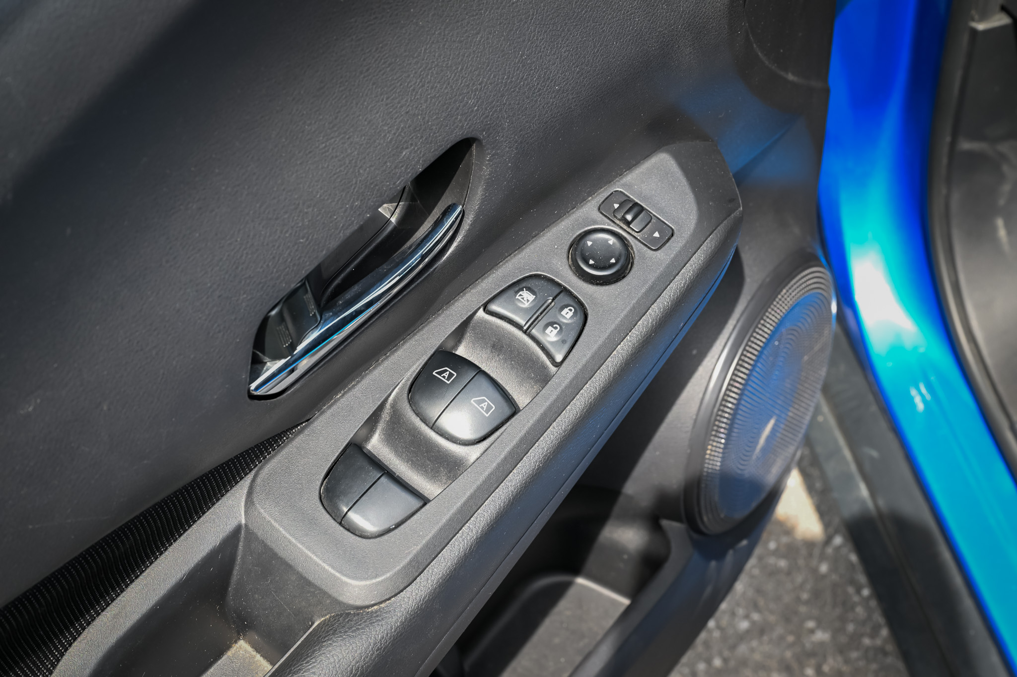 2021 NISSAN KICKS